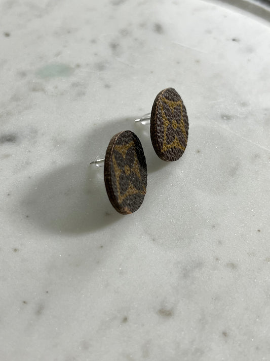 Louis Stud Earrings