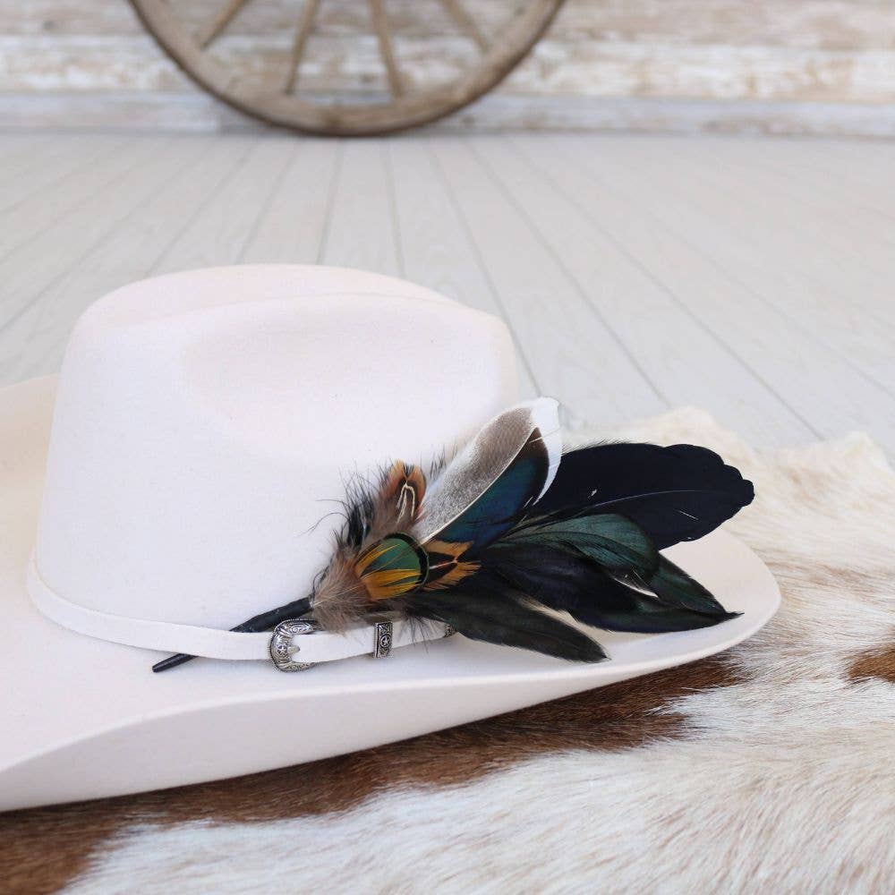 Feather Hat Accent - Risco